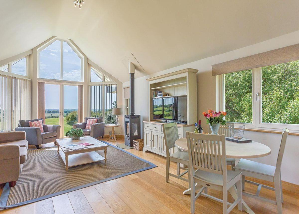 Swandown Lodges Чард Экстерьер фото