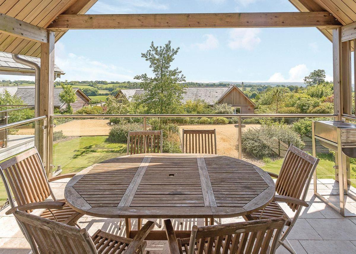 Swandown Lodges Чард Экстерьер фото