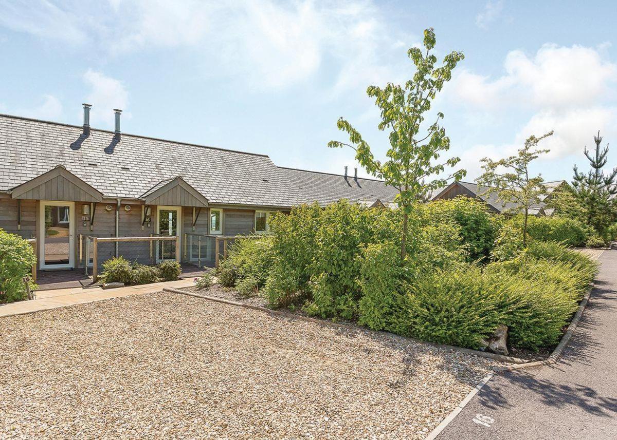 Swandown Lodges Чард Экстерьер фото